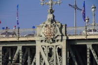 Свое название мост получил от имени Троицкого собора, который до наших дней не сохранился.
В советское время назывался Кировским.