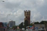 Водонапорная (пристрельная) башня Александровского завода, который находился на другой стороне Невы. Вторым предназначением башни было то, что по ней настраивали прицелы орудий.