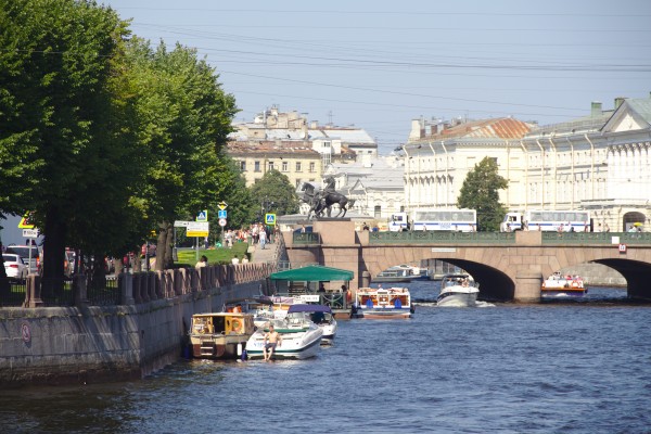 Ани́чков мост
